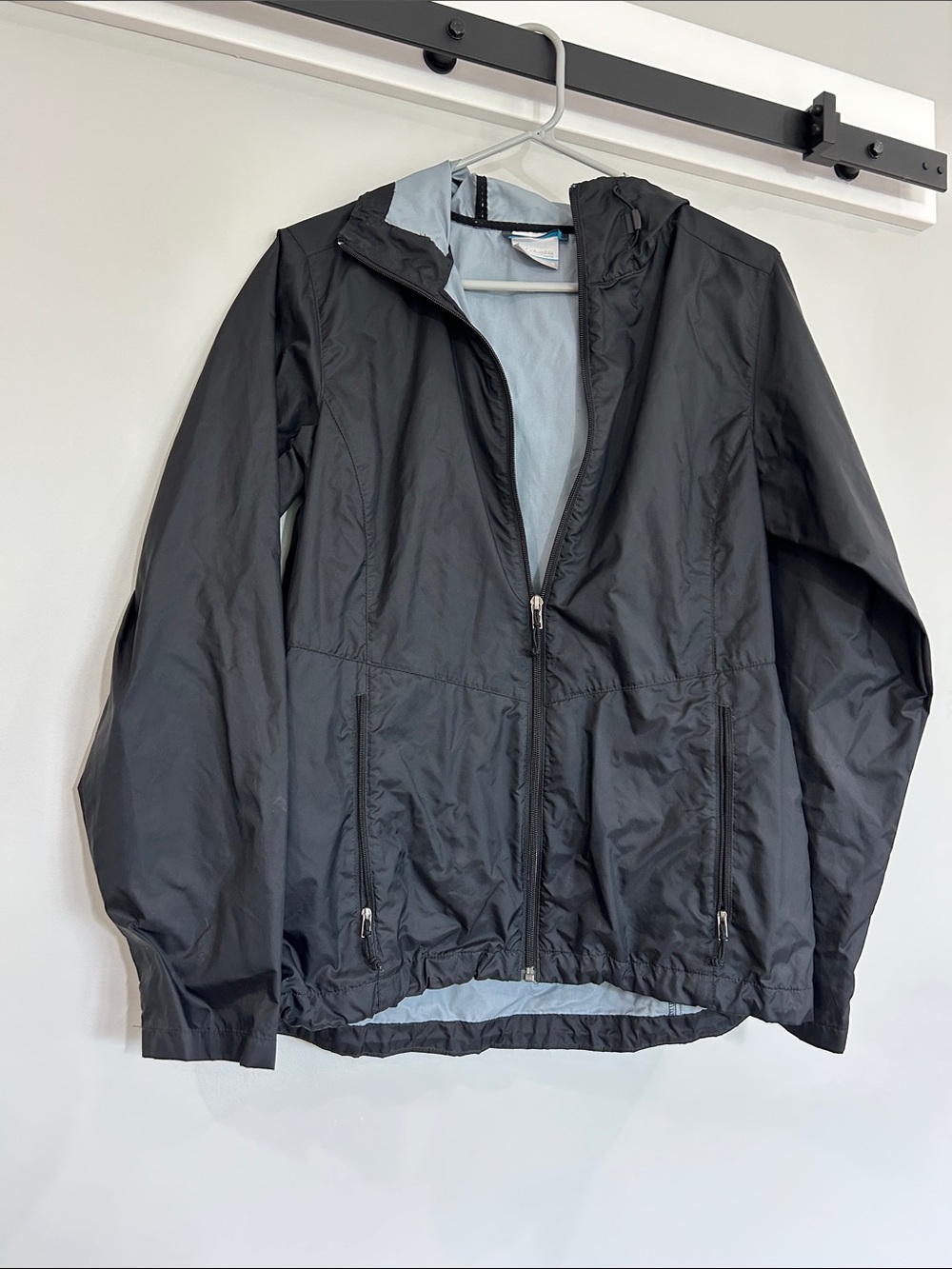 Columbia Black WindBreaker